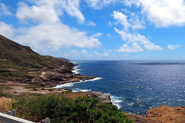 オアフ島東部のダイナミックな海岸線
