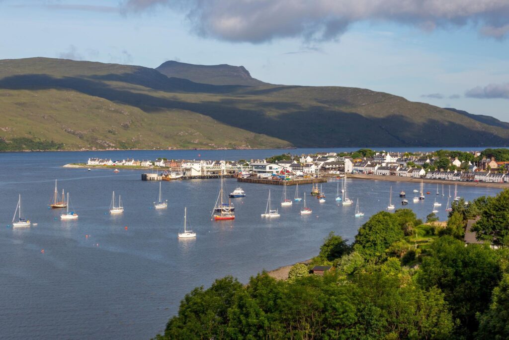 ウラプールの港
Copyright: VisitScotland / Kenny Lam